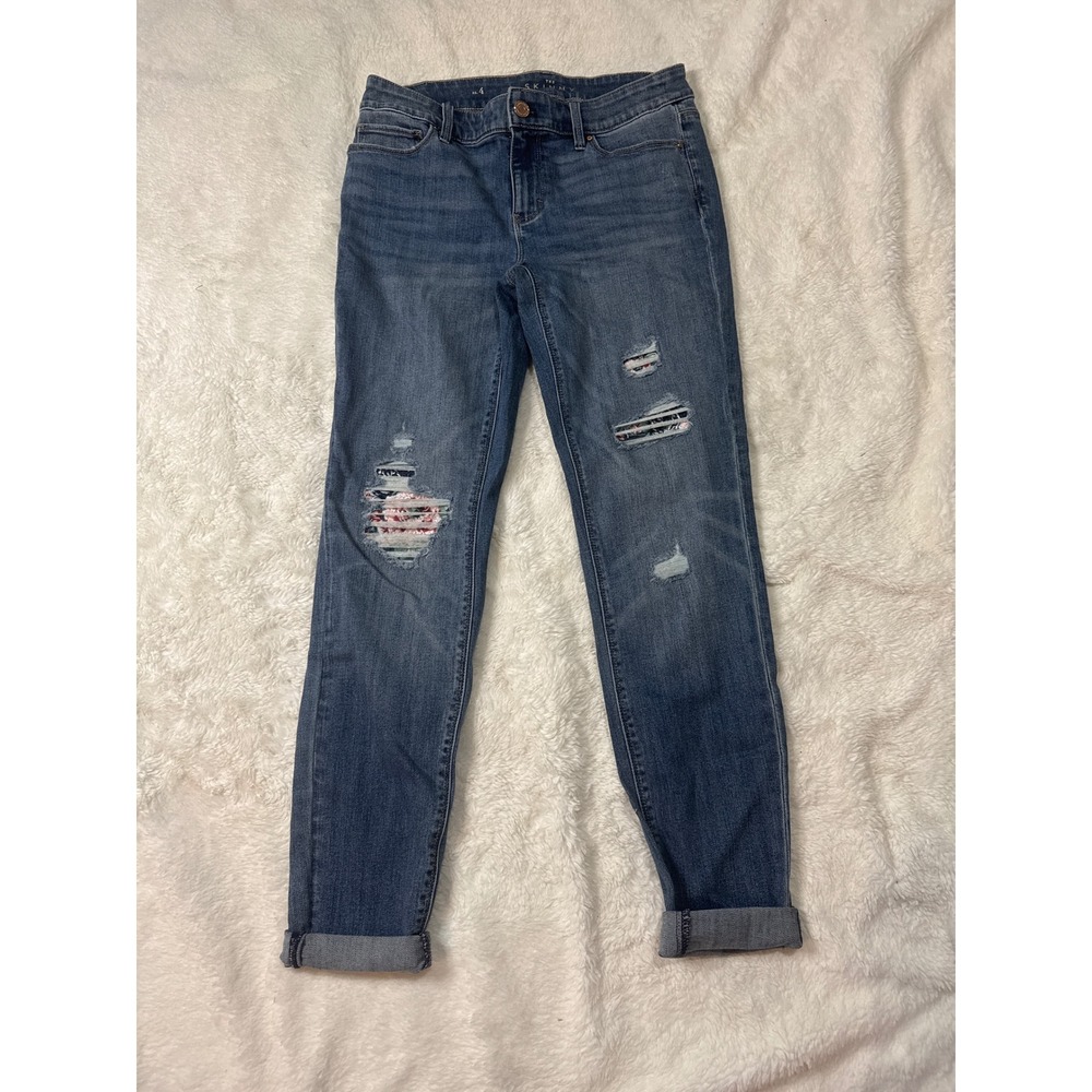 WHBM Skinny Jeans Women Size 4 Blue Good‎ Floral Patch Distressed Distressed